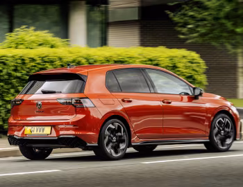 Volkswagen Golf R-Line [UK-spec] '2024–pr.