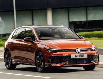 Volkswagen Golf R-Line [UK-spec] '2024–pr.