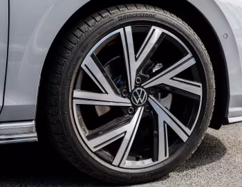 Volkswagen Golf R-Line [Australia] '2021–pr.