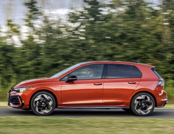 Volkswagen Golf R-Line [UK-spec] '2024–pr.