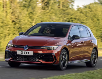 Volkswagen Golf R-Line [UK-spec] '2024–pr.