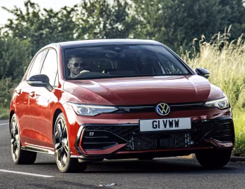 Volkswagen Golf R-Line [UK-spec] '2024–pr.