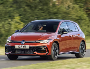 Volkswagen Golf R-Line [UK-spec] '2024–pr.