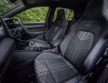 Interior Volkswagen Golf R-Line [UK-spec] '2024–pr.