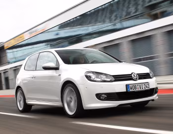 Volkswagen Golf R-Line 3-door (Typ 5K) '2009–12