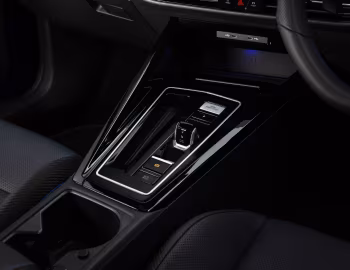 Interior Volkswagen Golf R [Australia] '2025–pr.