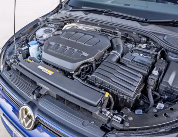 Bajo el capó Volkswagen Golf R [UK-spec] '2024–pr.
