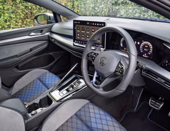 Interior Volkswagen Golf R [UK-spec] '2024–pr.