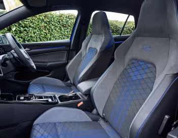 Interior Volkswagen Golf R [UK-spec] '2024–pr.