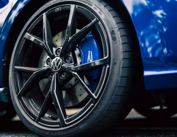 Volkswagen Golf R "20 Years" [Japan] '2023