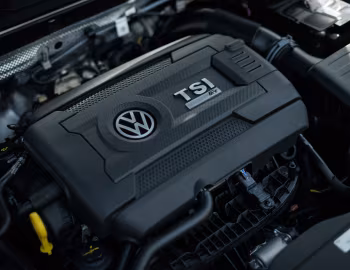 Bajo el capó Volkswagen Golf R [Japan] (Typ 5G) '2017–20