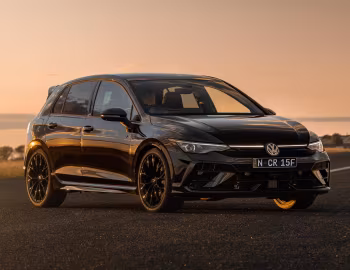 Volkswagen Golf R "Black Edition" [Australia] '2025–pr.