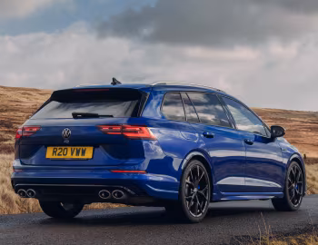Volkswagen Golf R Estate [UK-spec] '2022–pr.