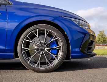 Volkswagen Golf R Estate [UK-spec] '2024–pr.