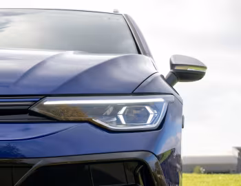 Volkswagen Golf R Estate [UK-spec] '2024–pr.