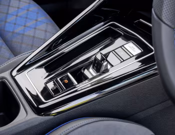 Interior Volkswagen Golf R Estate [UK-spec] '2024–pr.
