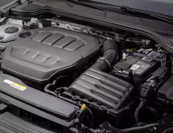 Bajo el capó Volkswagen Golf R Variant [Worldwide] '2021–pr.