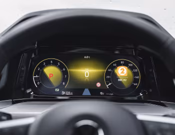 Комбинация приборов Volkswagen Golf eTSI Style [UK-spec] '2020–н.в.