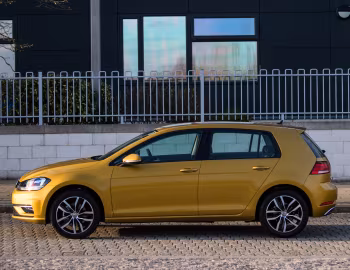 Volkswagen Golf TDI 5-door [UK-spec] (Typ 5G) '2017–20