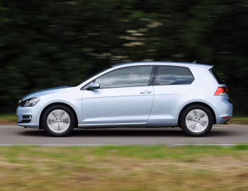 Volkswagen Golf TDI BlueMotion 3-door [Worldwide] (Typ 5G) '2012–17