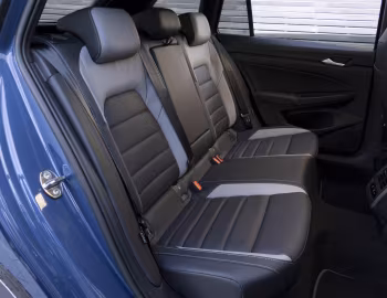 Interior Volkswagen Golf TDI R-Line Variant [Japan] '2025–pr.