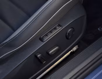 Interior Volkswagen Golf TDI R-Line Variant [Japan] '2025–pr.