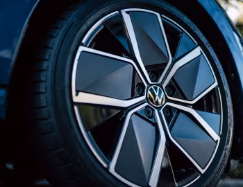 Volkswagen Golf TDI R-Line Variant [Japan] '2025–pr.
