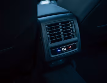 Interior Volkswagen Golf TDI R-Line Variant [Japan] '2025–pr.