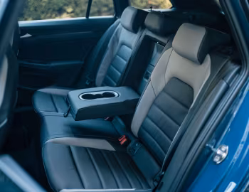 Interior Volkswagen Golf TDI R-Line Variant [Japan] '2025–pr.