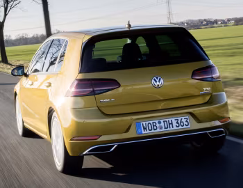 Volkswagen Golf TSI BlueMotion 5-door [Worldwide] (Typ 5G) '2018–20