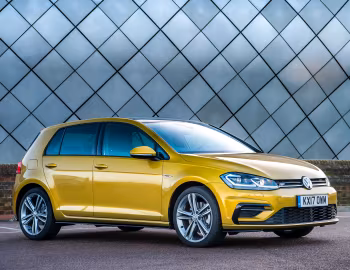Volkswagen Golf TSI R-Line 5-door [UK-spec] (Typ 5G) '2017–20