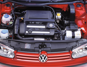 Контрактный двигатель AUM Volkswagen Golf 4 1.8T в сборе с навесным