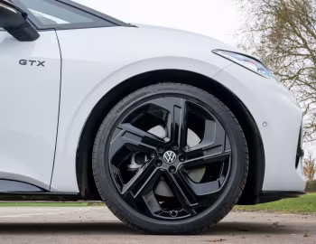 Volkswagen ID.3 GTX [UK-spec] '2024–pr.