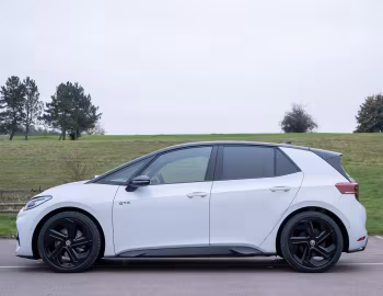 Volkswagen ID.3 GTX [UK-spec] '2024–pr.