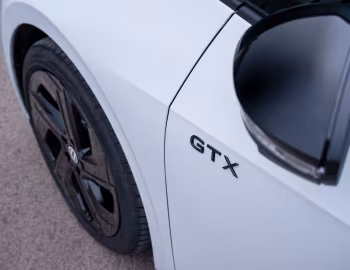 Volkswagen ID.3 GTX [UK-spec] '2024–pr.