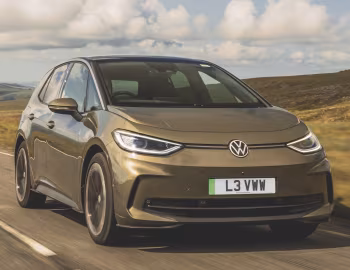 Volkswagen ID.3 Pro [UK-spec] '2023–pr.