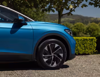 Volkswagen ID.4 Pro [Australia] '2025–pr.