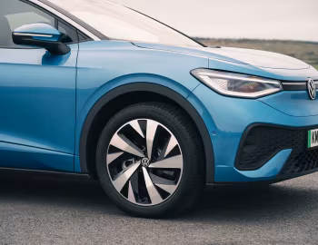 Volkswagen ID.5 Match Pro [UK-spec] '2024–pr.
