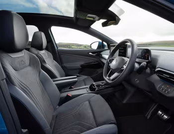 Volkswagen ID.5 Match Pro [UK-spec] '2024–pr.