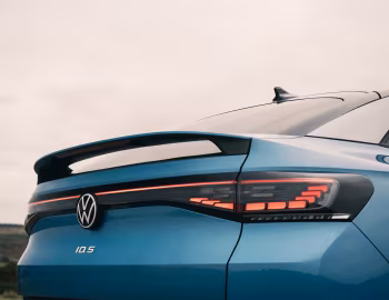 Volkswagen ID.5 Match Pro [UK-spec] '2024–pr.