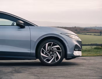 Volkswagen ID.7 Tourer Pro [UK-spec] '2024–pr.