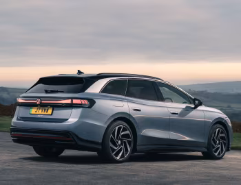 Volkswagen ID.7 Tourer Pro [UK-spec] '2024–pr.