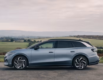 Volkswagen ID.7 Tourer Pro [UK-spec] '2024–pr.
