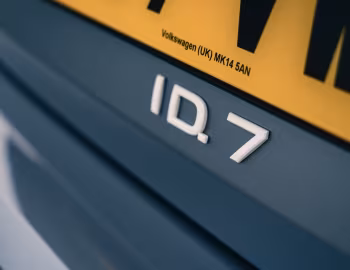 Volkswagen ID.7 Tourer Pro [UK-spec] '2024–pr.