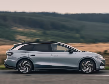 Volkswagen ID.7 Tourer Pro [UK-spec] '2024–pr.
