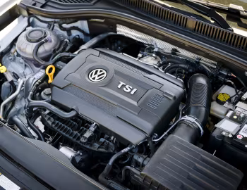 Bajo el capó 2025–pr. Volkswagen Jetta GLI [North America] '2024–pr.