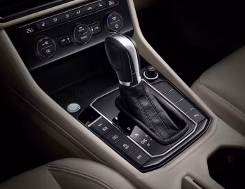 Интерьер Volkswagen Lavida Plus '2018–22