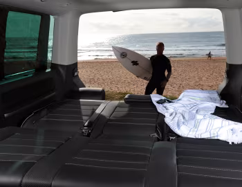 Interior Volkswagen Multivan "Black Edition" [Australia] (T6) '2019