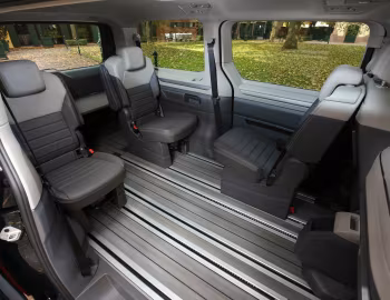 Interior Volkswagen Multivan eHybrid Long [Worldwide] (T7) '2021–pr.