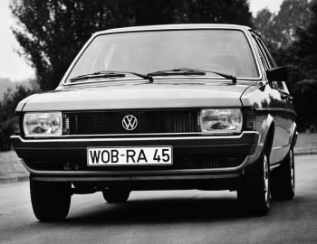 Volkswagen Passat 5-door (B1) '1977–80
